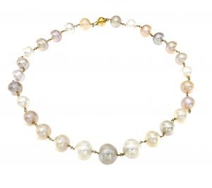 Collana classica di perle multicolor