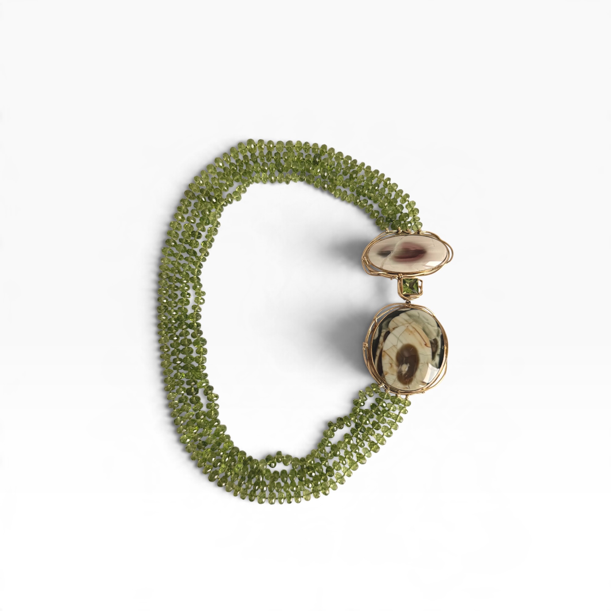 Collana multifilo in peridoto e fermezza in diaspro oceanico