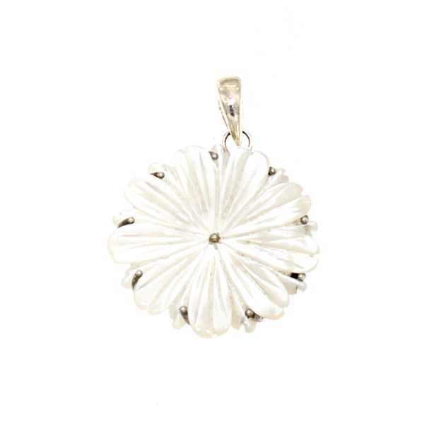 Ciondolo a fiore in madreperla